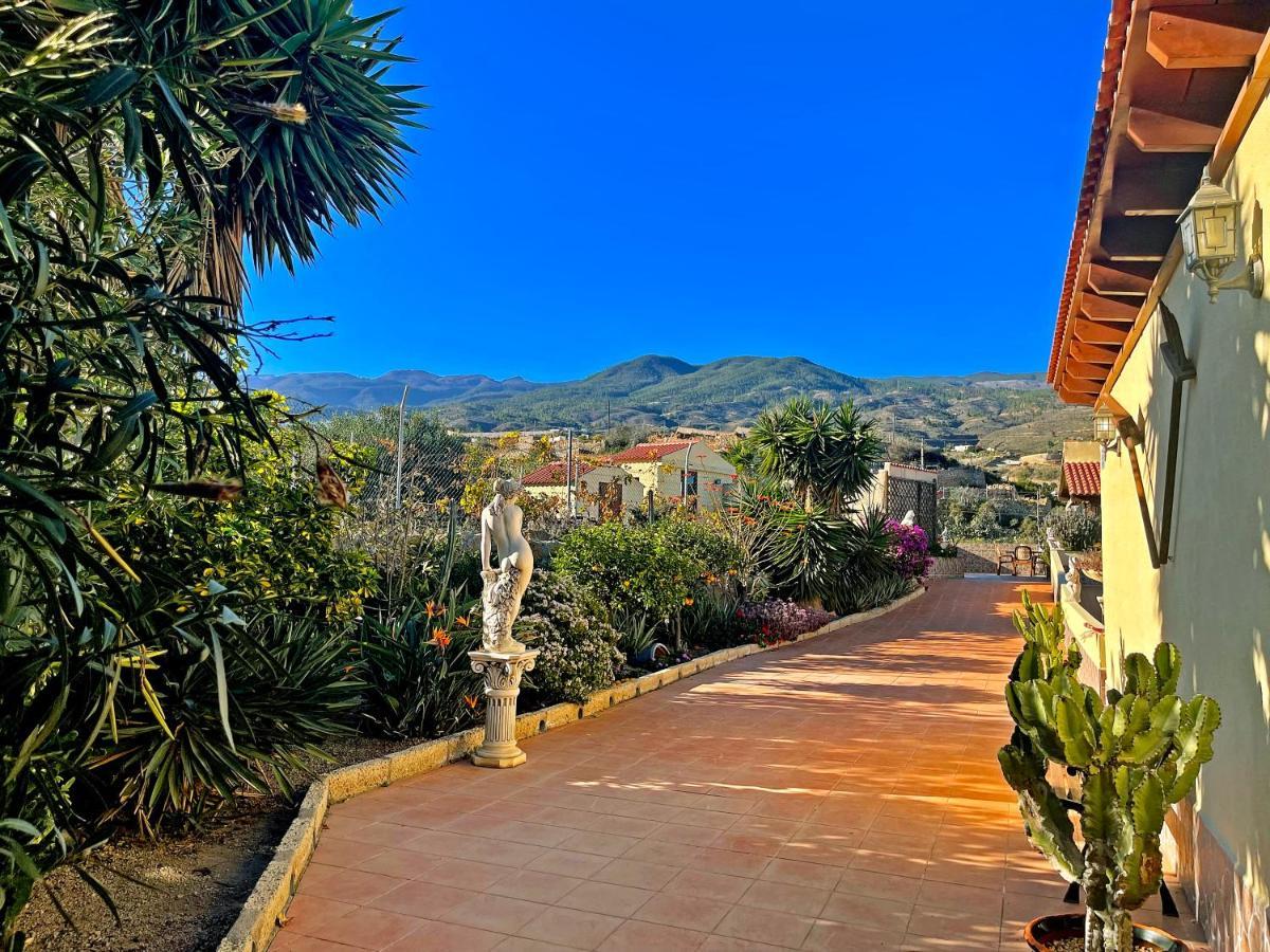 Exquisite Rural House With Garden, Pool And Sea Views Villa Arico Viejo Kültér fotó